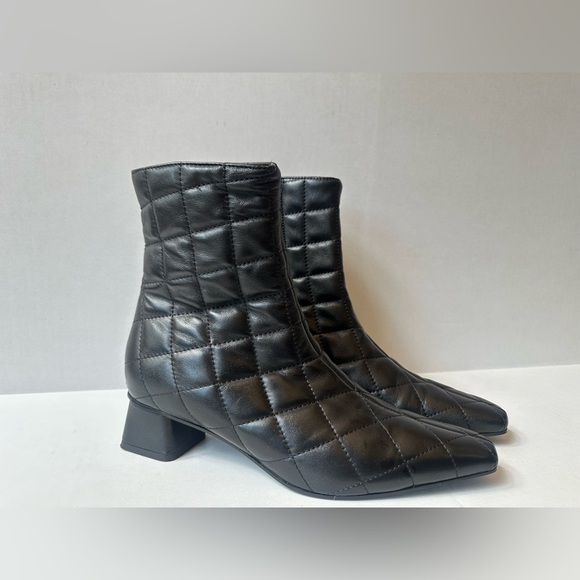 Napoleoni Quilted Black Ankle Boots With Pointy Square Toe Size 40 Like New! - Picture 1 of 8